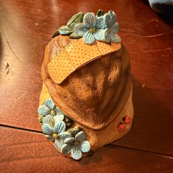 In A Nut Shell - Picture 1 of 5